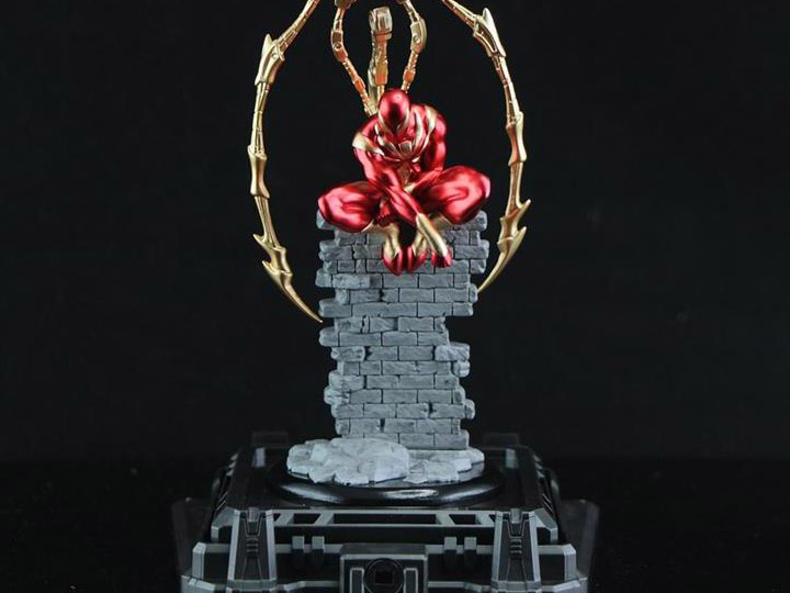 Marvel Super Hero Illuminate Gallery Statue Iron Spider